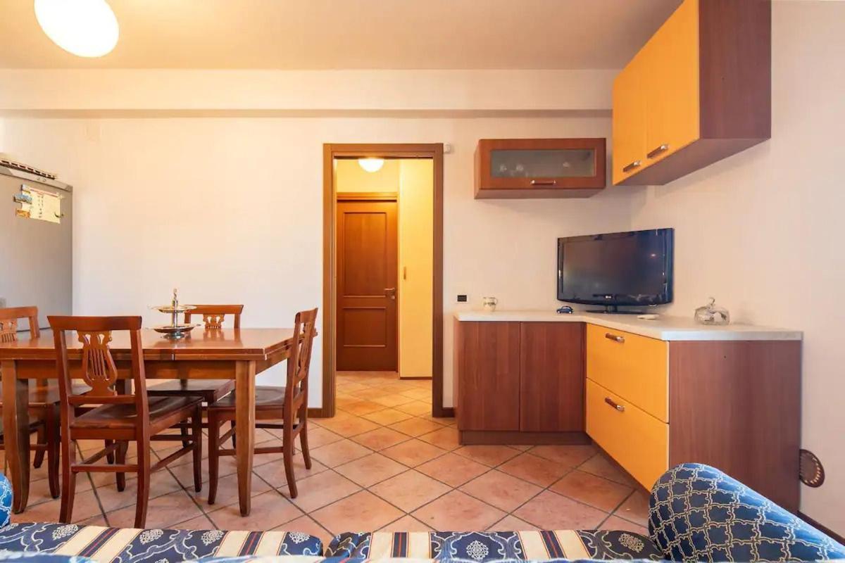 Suite Con 2 Balconi - 6 Guest Prato  Esterno foto